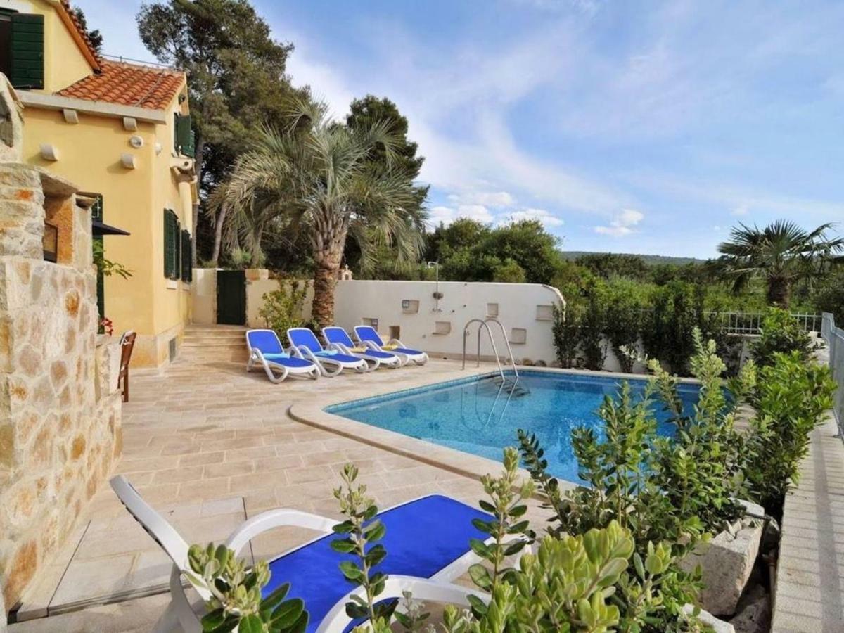 Deluxe Villa Sirena On The Beach With Pool Supetar Exteriér fotografie